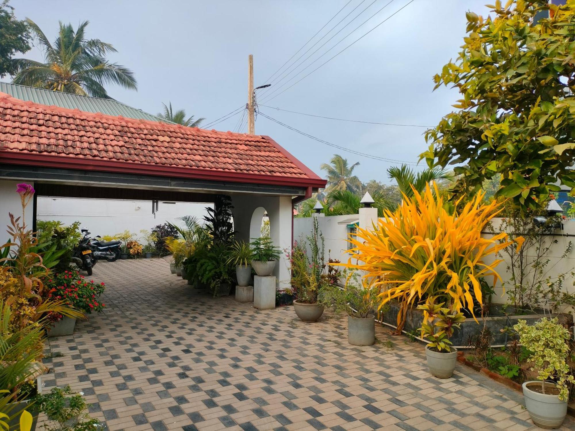 Taj Residence Puttalam Kültér fotó