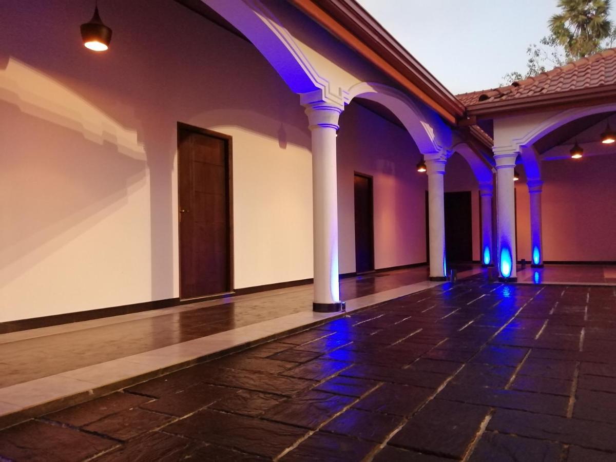 Taj Residence Puttalam Kültér fotó